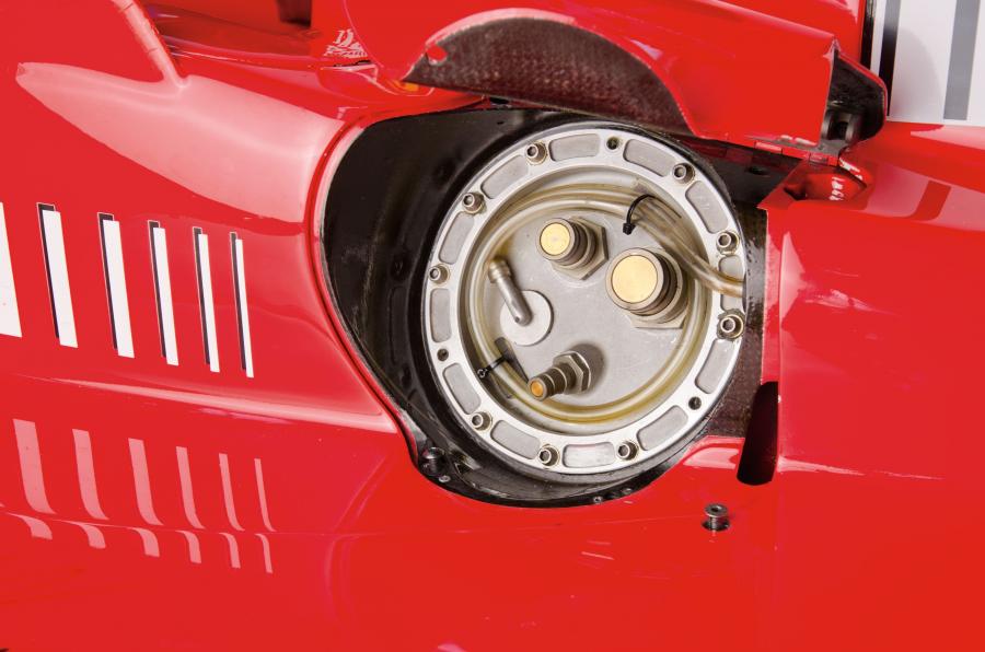  Ferrari F300 Formula One Racing Car 1998 года  (фото 12 из 23)